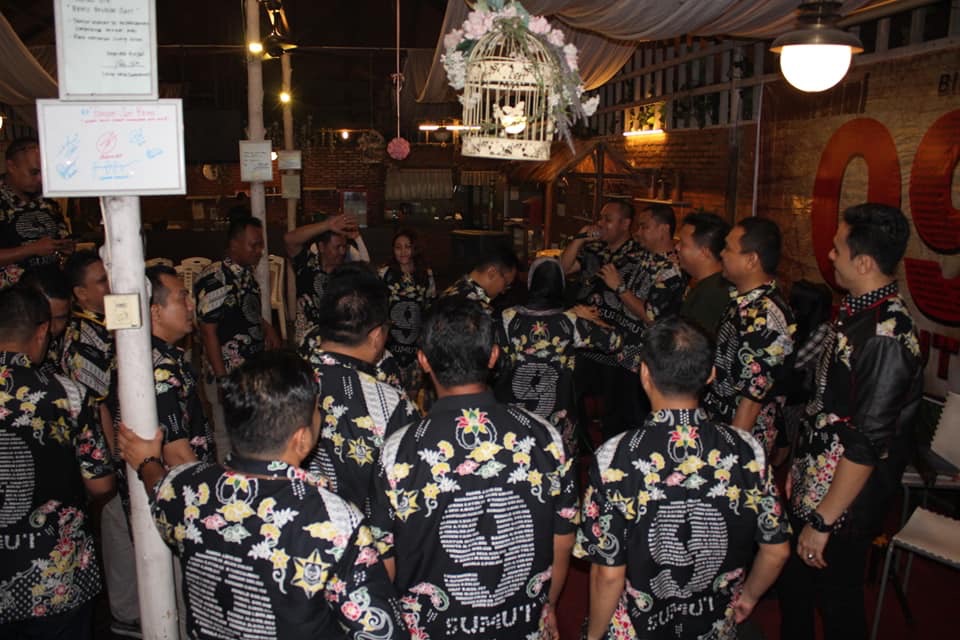 Seragam OSIS Batik Custom
